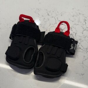 NWOT Burton Kids Impact Wrist Guards